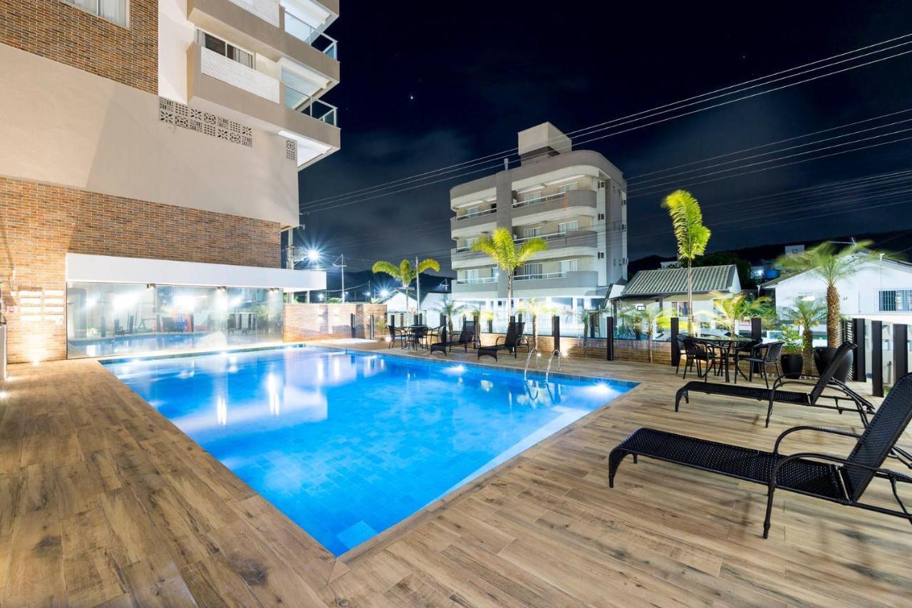 Terrazzo 602B - Cobertura Duplex A Poucos Metros Da Praia De Bombas - Condominio Com Piscina - Academia - Solario - บอมบินญัส ภายนอก รูปภาพ